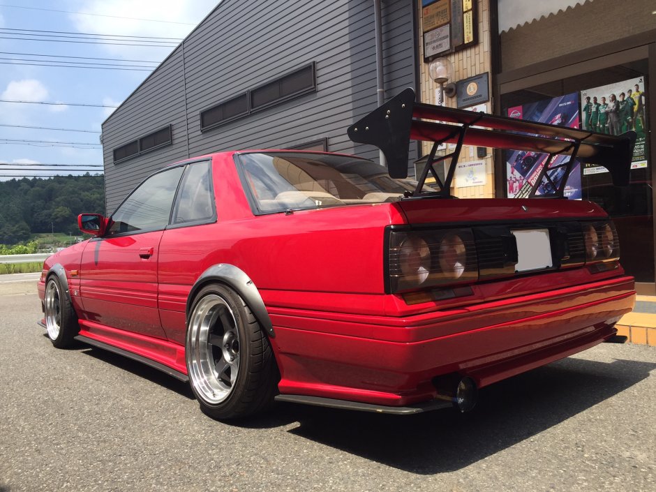 HPIレーシング　オプシ多数　R31ハウス製スカイラインワゴン付き HPIレーシング オプシ多数 R31ハウス製スカイラインワゴン付き